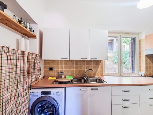 Stunning  villa for 5 people with hot tub, WIFI, balcony, pets allowed and panoramic view