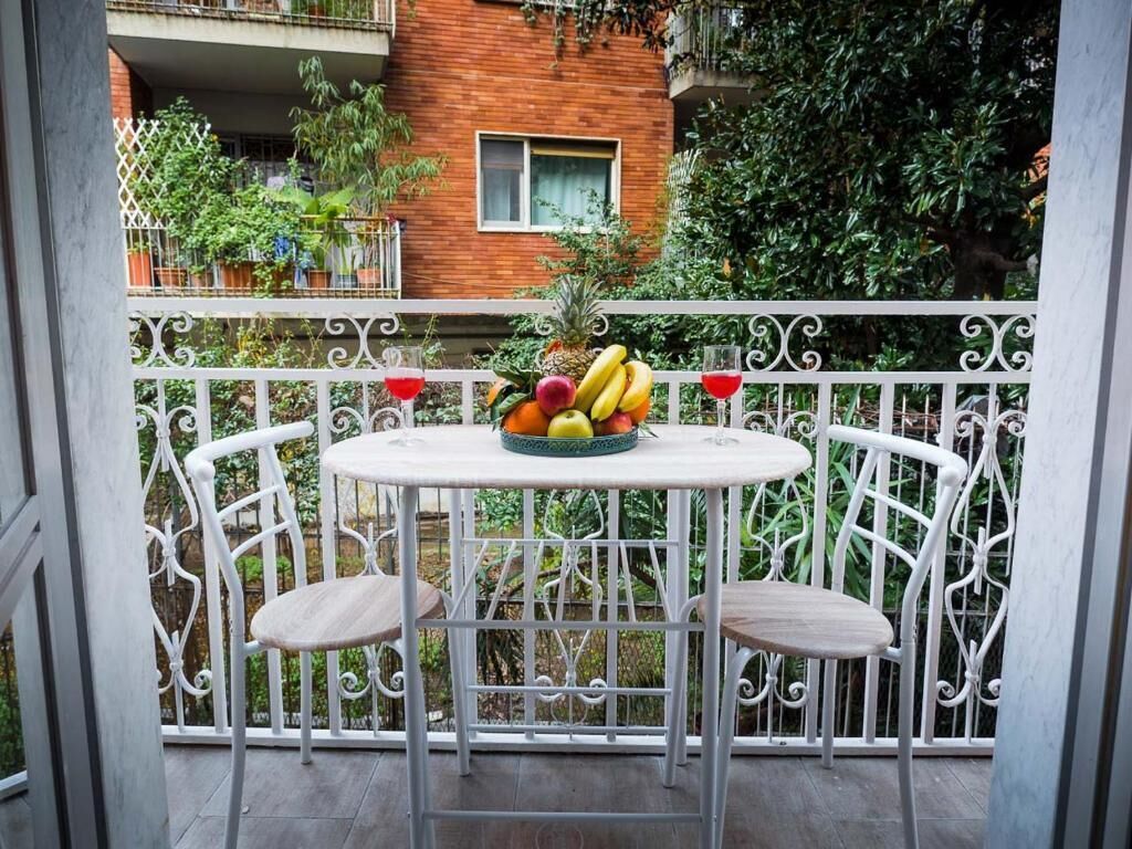 Apartment, Balcony | Outdoor dining