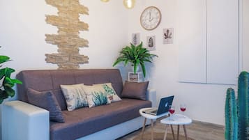 Apartment, Balcony | Living area