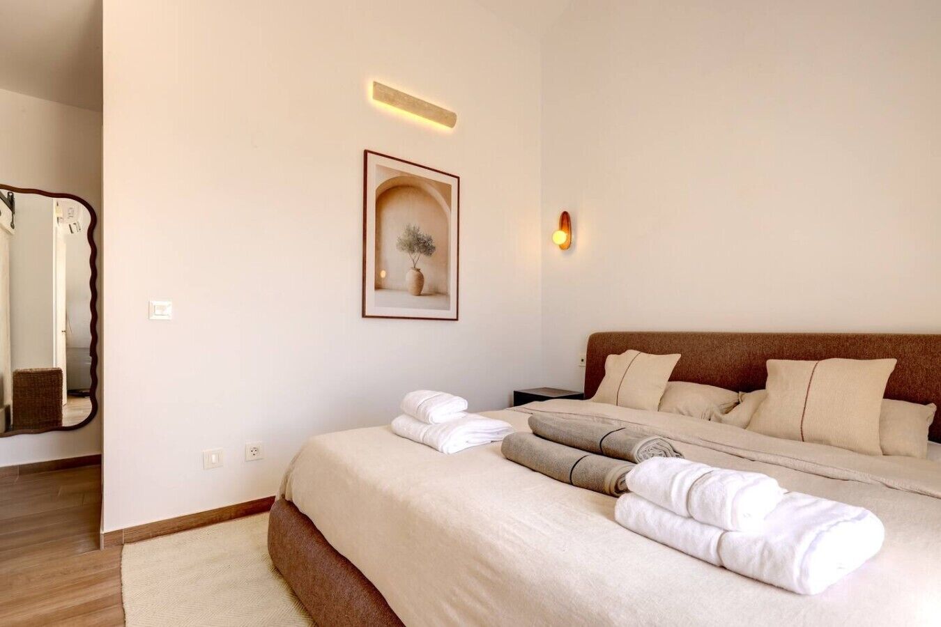 Travel cot, WiFi, bed sheets