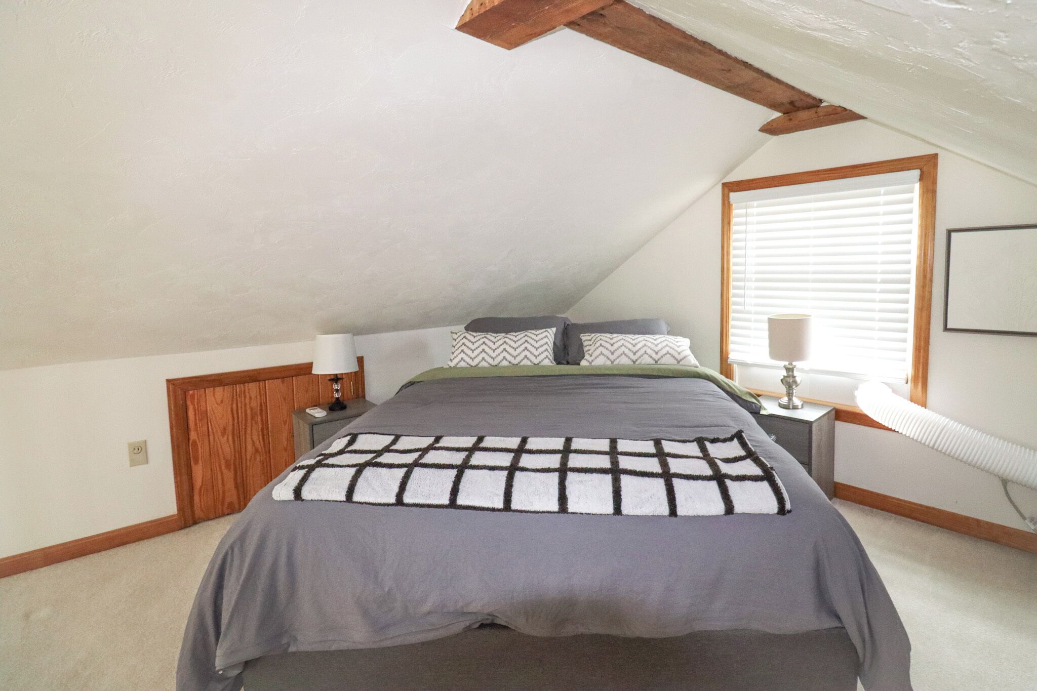 5 bedrooms, iron/ironing board, travel cot, Internet