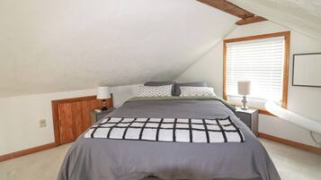 5 bedrooms, iron/ironing board, travel cot, Internet