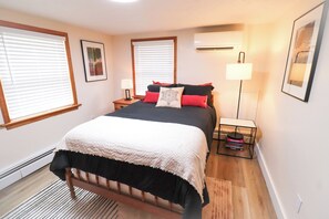 5 bedrooms, iron/ironing board, travel crib, internet