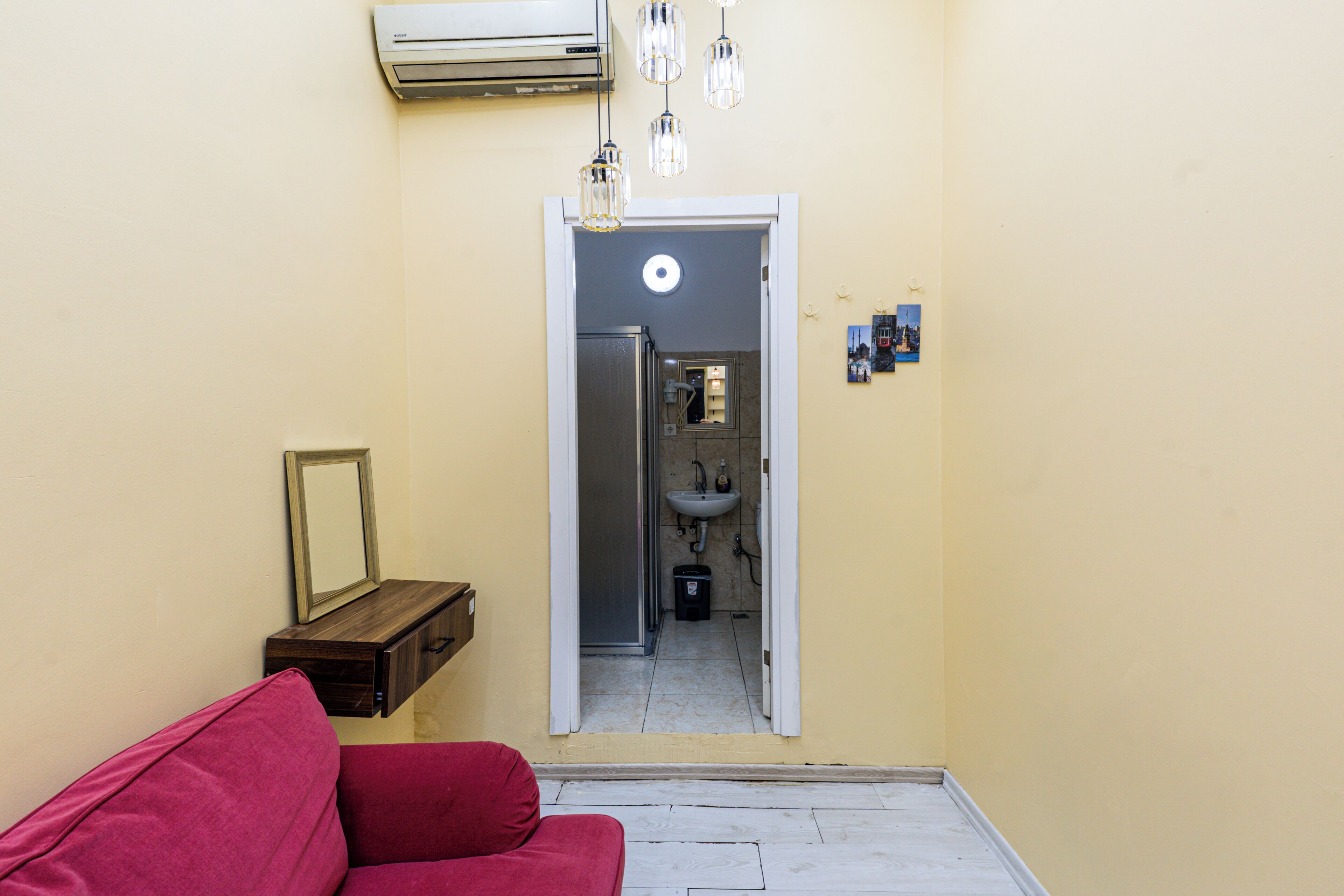 Deluxe Room | Living area