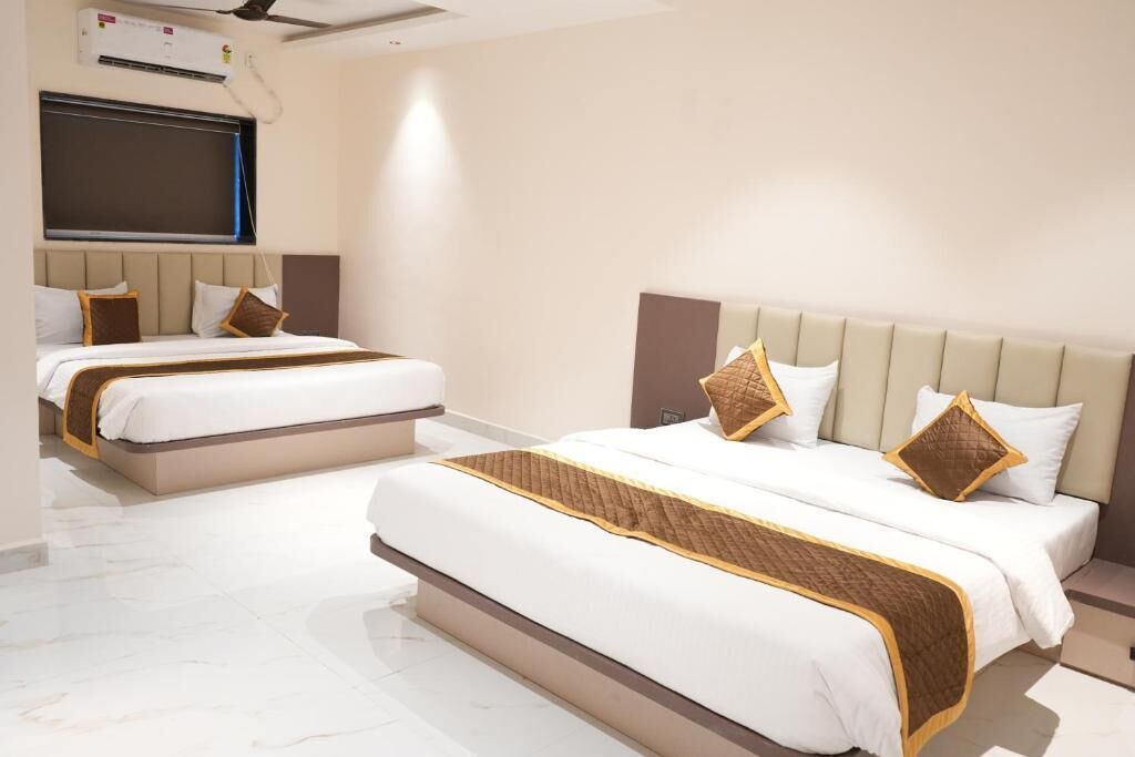 Executive Double Room | Desk, free WiFi