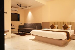 Suite, City View | Desk, free WiFi - SHRI PRASAD EXECUTIVE (Pandharpur)
