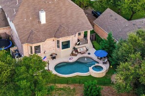 Exterior - Luxury 5BR on Golf Course: Pool, Hot Tub, EV Charger (Round Rock)