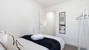3 bedrooms, desk, iron/ironing board, travel cot