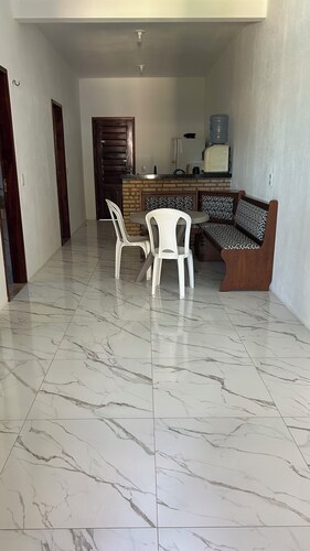 Cozy retreat near Praia das Fontes and the cliffs of Morro Branco.