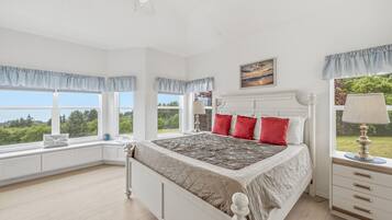 Iron/ironing board, WiFi (free), bed sheets