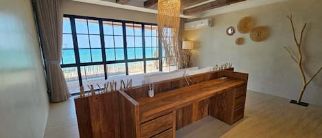 Deluxe House, Balcony, Sea View | Interior