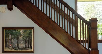 Cozy 4 bedroom cottage - central Northshore location!