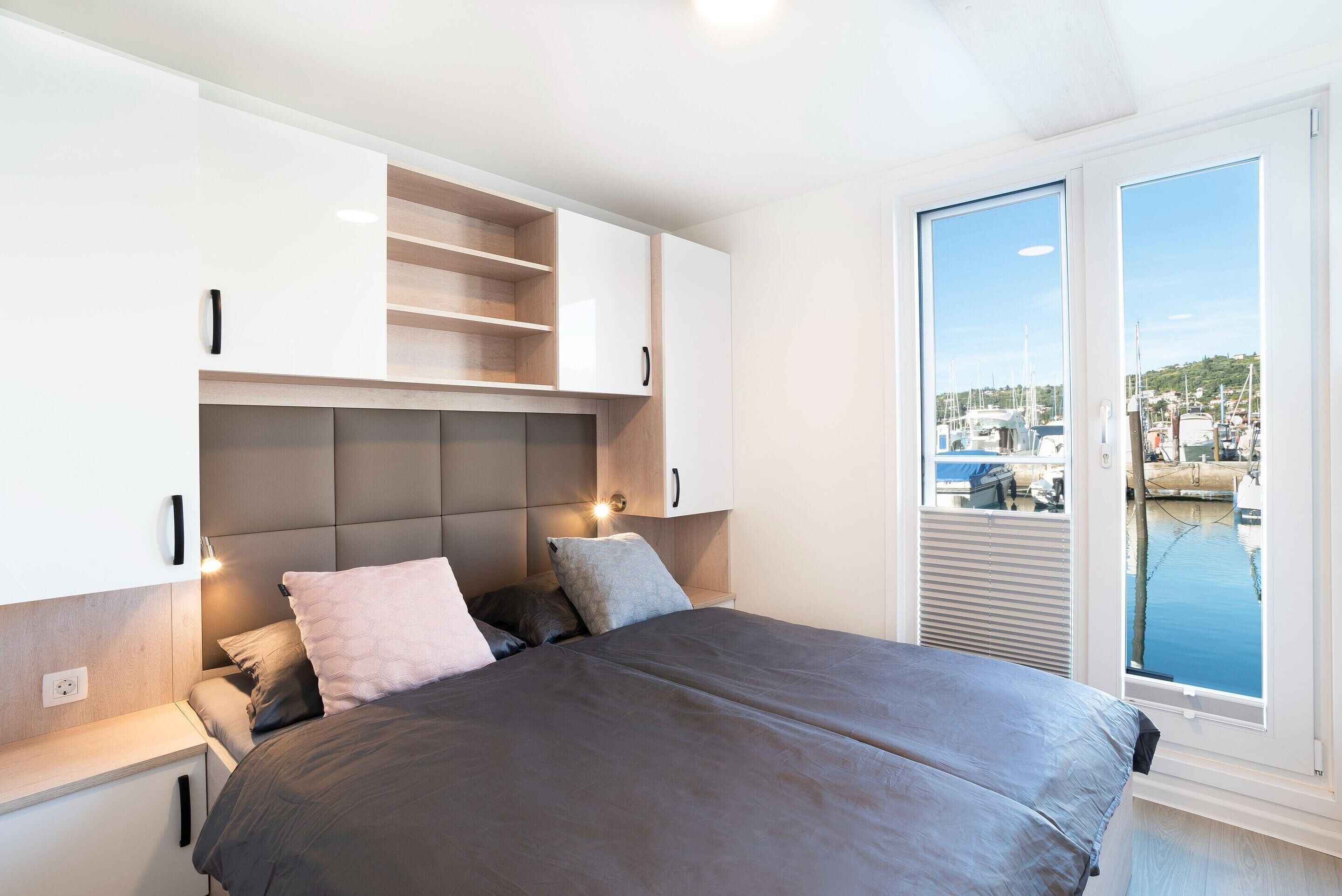 Mobile Home | 2 bedrooms, bed sheets