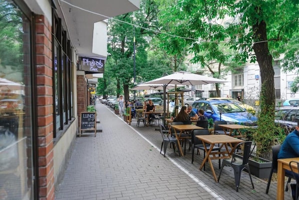 Outdoor dining - Warsaw Home near Center (Warszawa 2)