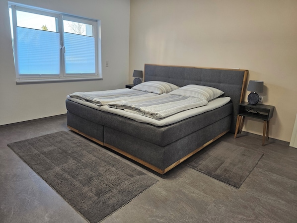 2 Schlafzimmer, Bügeleisen/Bügelbrett, WLAN, Bettwäsche