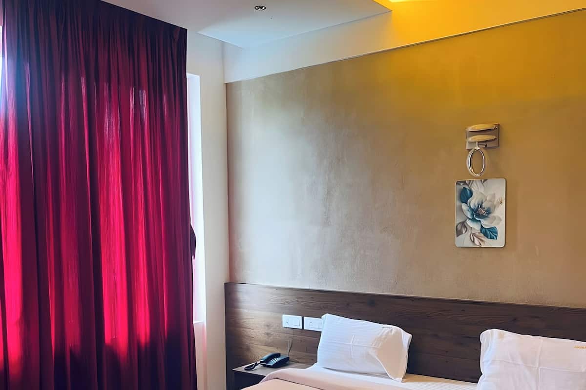 Classic Double Room, Garden View