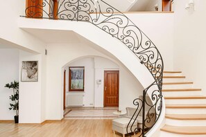 Interior - Warsaw Stay with Patio (Houses)