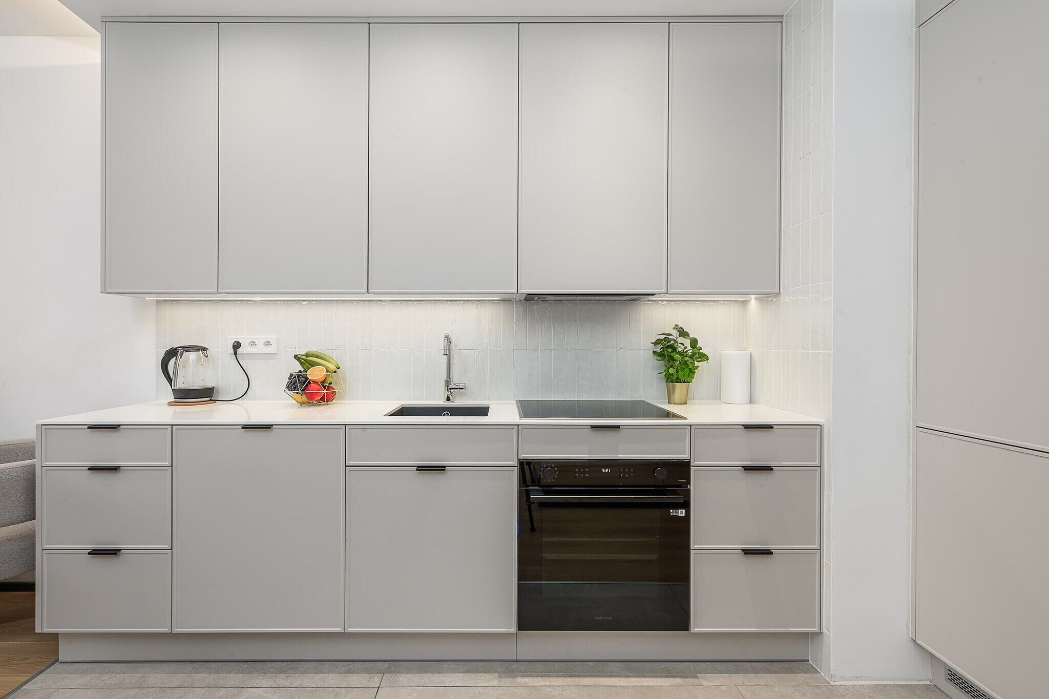 Geladeira, fogão, cooktop, lava-louças