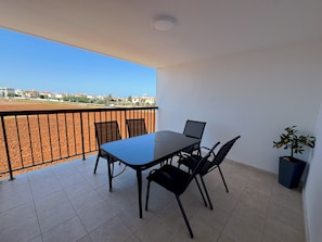 Outdoor dining - Trinity Breeze, Lovely Renovated 2 bedroom apt Near the Beach & Private Parking (Paralimni)