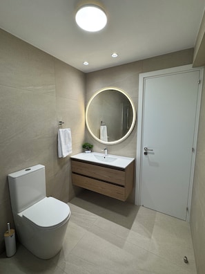 Bathroom - Trinity Breeze, Lovely Renovated 2 bedroom apt Near the Beach & Private Parking (Paralimni)