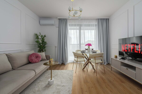 Living area - New house with pool near Beach (Warszawa 2)