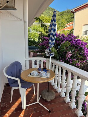 Ulkoruokailutilat