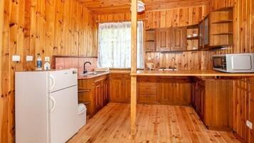 Coffee/tea maker, fridge, microwave, stovetop