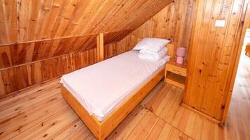 Travel crib, bed sheets