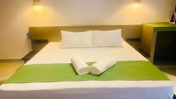 Standard Villa, Garden View | Desk, iron/ironing board, WiFi (free)