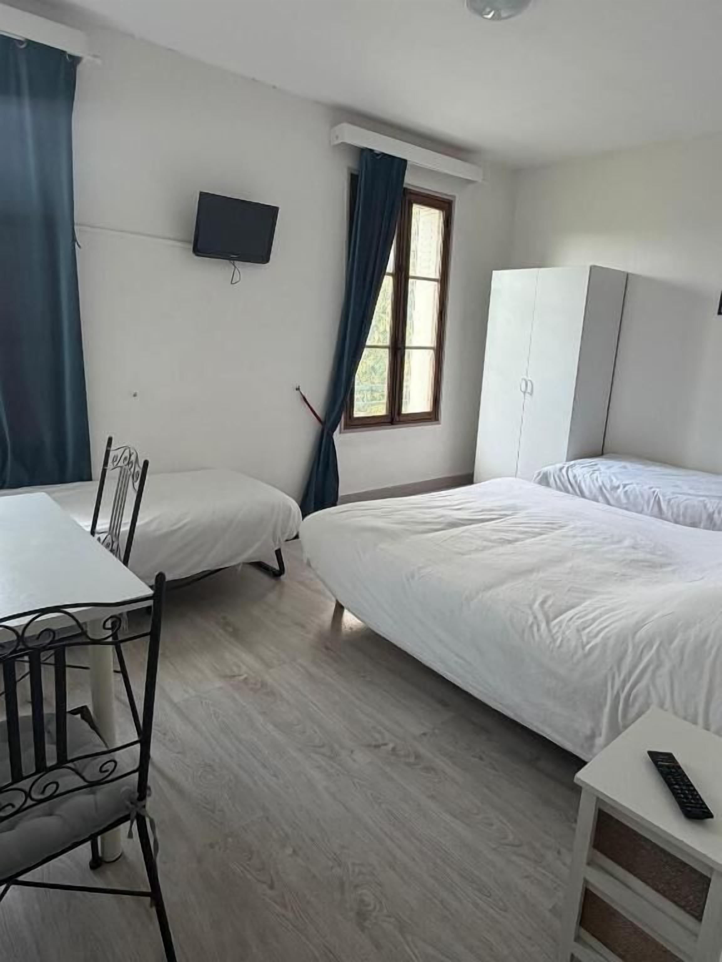 Family Room | Free WiFi