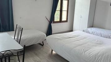 Family Room | Free WiFi