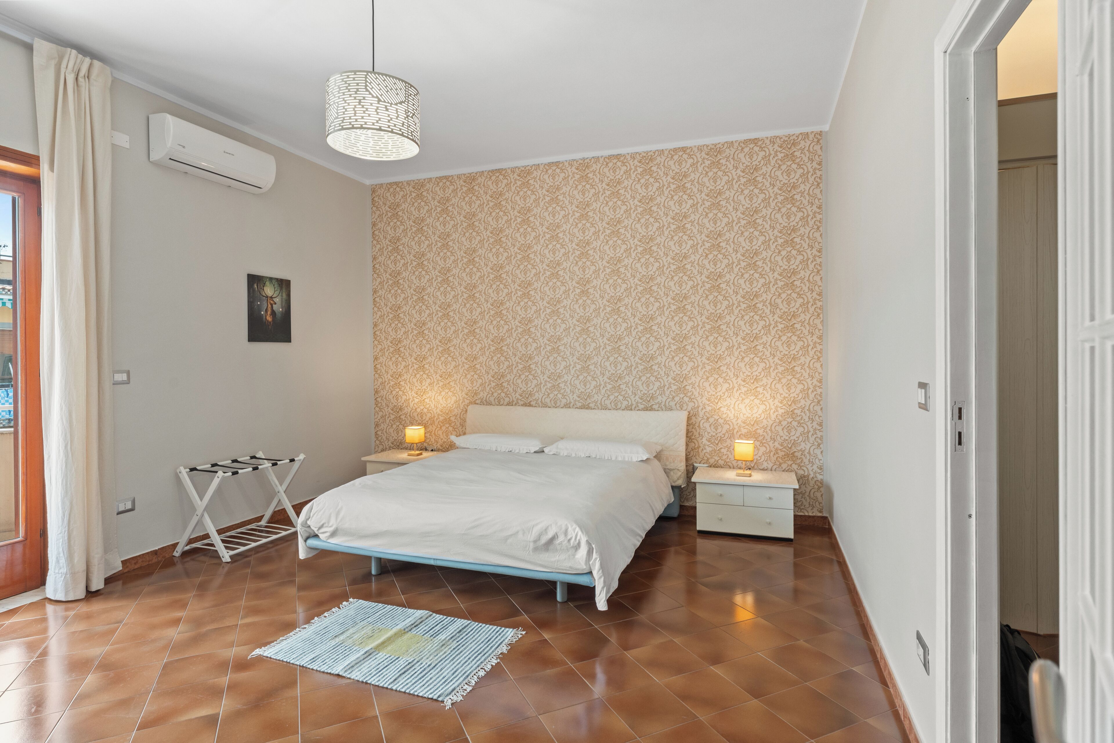 1 chambre, lit parapluie, Wi-Fi gratuit, draps fournis