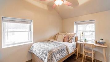 6 bedrooms, iron/ironing board, WiFi, bed sheets
