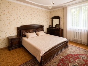 Family Villa, Balcony, City View | Iron/ironing board, free WiFi
