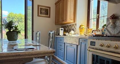 A restored 1845, luxury 5-bedroom Palace with AC in Medieval Fivizzano, Italy