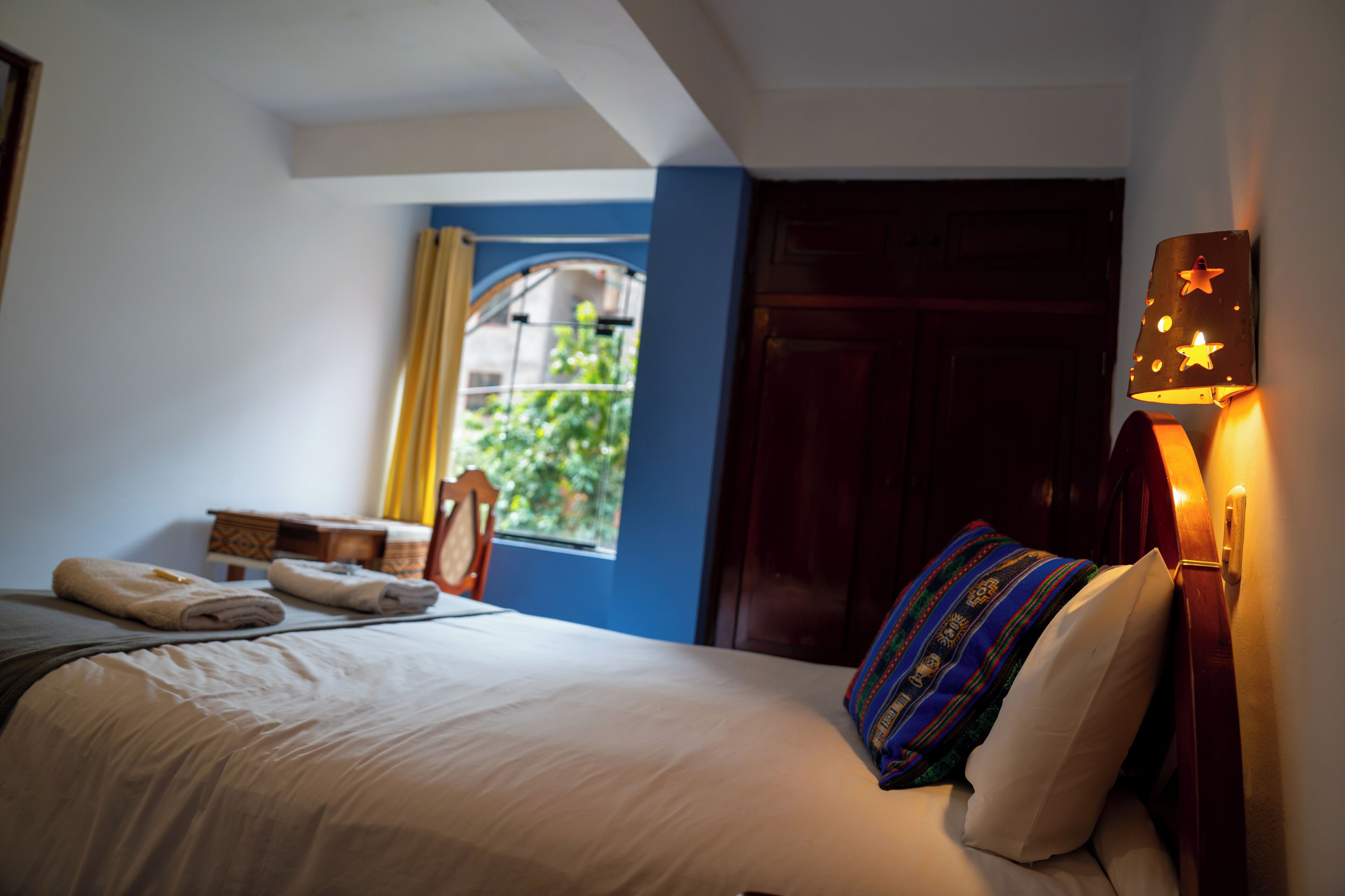Family Room, Garden View | Laptop workspace, WiFi (free)