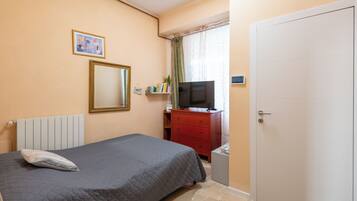 2 habitaciones, tabla de planchar con plancha, wifi y ropa de cama