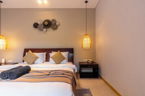 Relax in Style - Private Pool Villa - Close to Gym