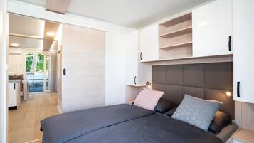 Mobile Home | 2 bedrooms, bed sheets