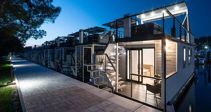 Houseboat With hot tub
