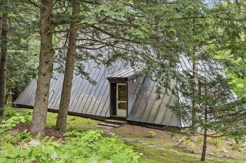Gorgeous 4-bedroom chalet in Mad River Valley perfect for relaxing getaway