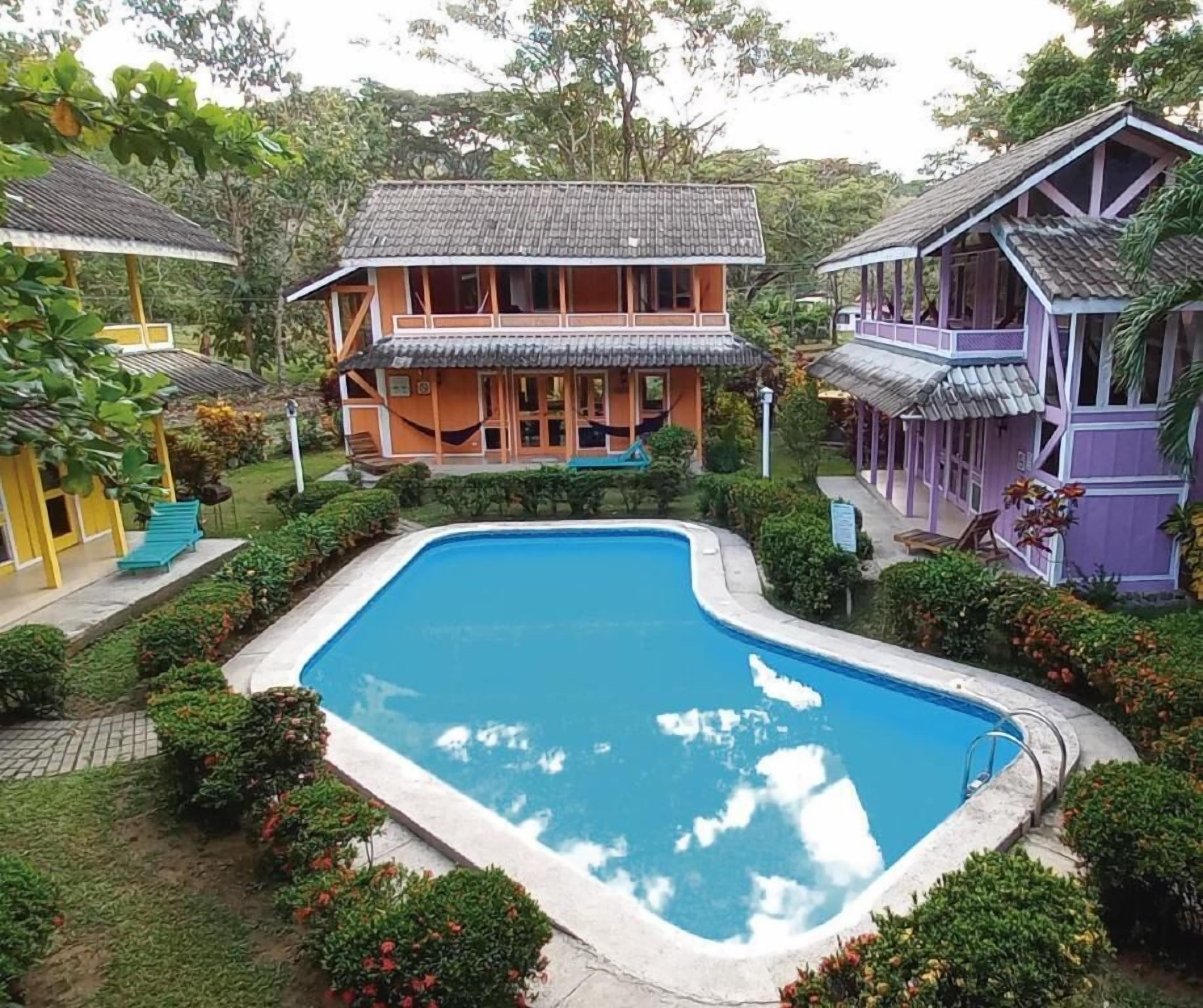 Dupleks Superior, 2 kamar tidur, balkon, pemandangan kolam renang | Kolam renang | Kolam renang outdoor