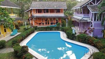 Dupleks Superior, 2 kamar tidur, balkon, pemandangan kolam renang | Kolam renang | Kolam renang outdoor