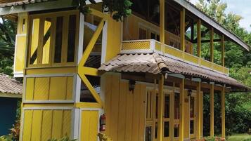 Rumah, 2 kamar tidur, balkon, pemandangan kebun | Eksterior