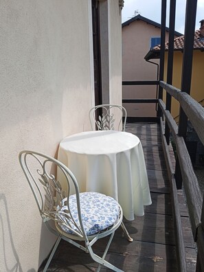 Outdoor dining - Vrbo Property (Borriana)
