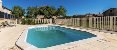 Casa | Piscina | Una piscina al aire libre