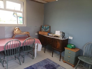 Dining - Tiny Living on the Wild Atlantic Way (Ballyduff)