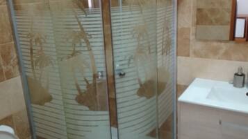 Comfort Twin Room, Balcony, Garden View | Bathroom | Shower, hair dryer, towels, soap