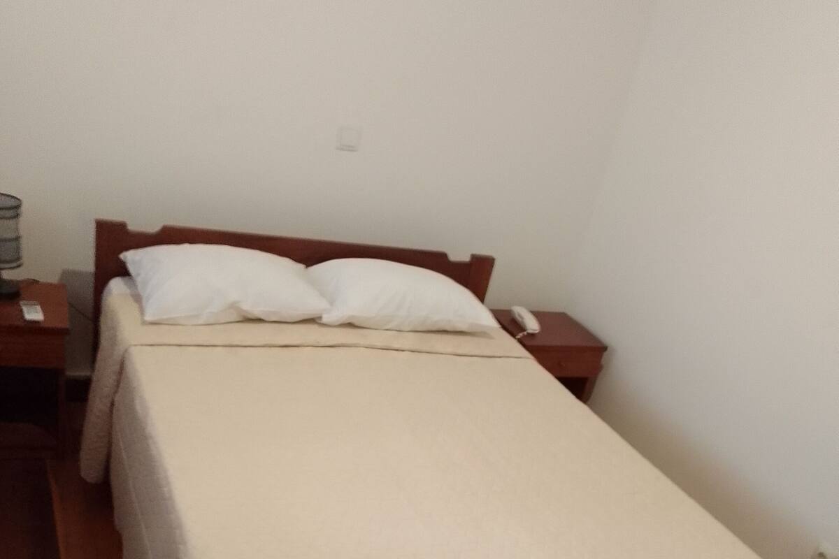 Habitación doble Confort, balcón, vista al jardín | Escritorio, espacio para trabajar con laptop y wifi gratis