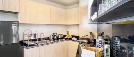 Apartment, 2 Bedrooms, Accessible, Smoking | Interior